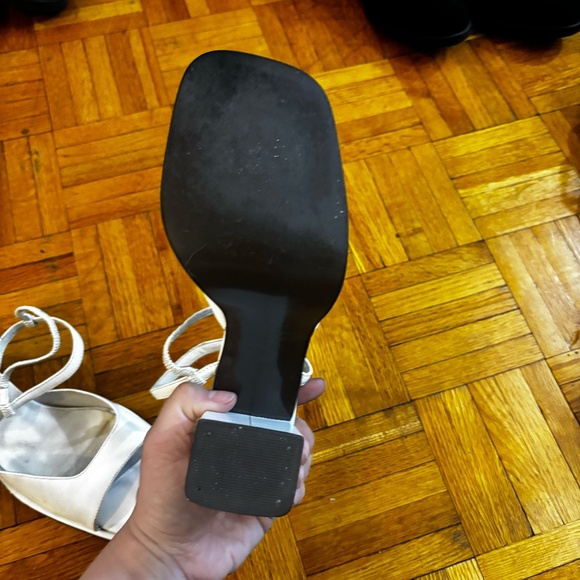 Pegabo White Women's Heels - Picture 8 of 8